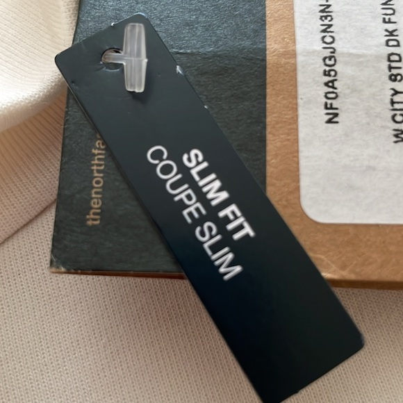 The North Face City Standard Double-Knit funnel neck sweater Size Medium… - Picture 11 of 16